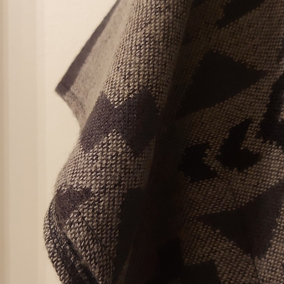 Hollister chunky blanket/scarf or wrap - Picture 8 of 9